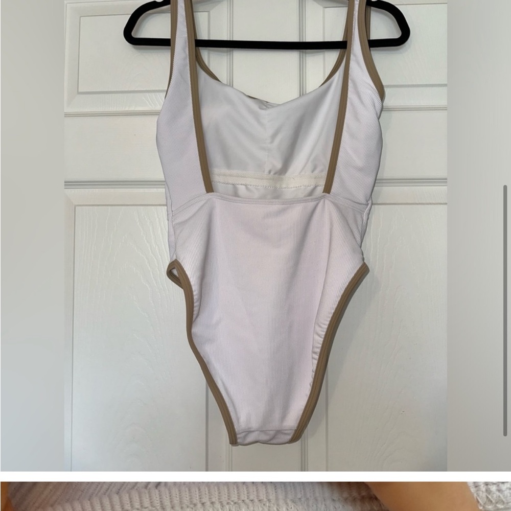 LainSnow White One Piece Swimsuit - Picture 3 of 4